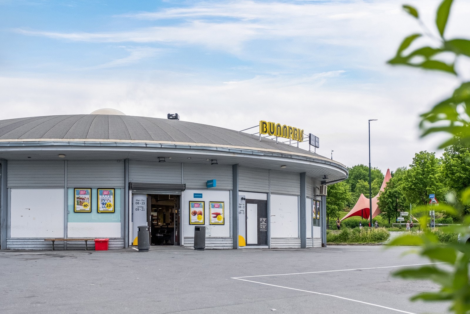 Knappe 200 meter til Bunnpris som er nærmeste dagligvarebutikk. Galleribilde