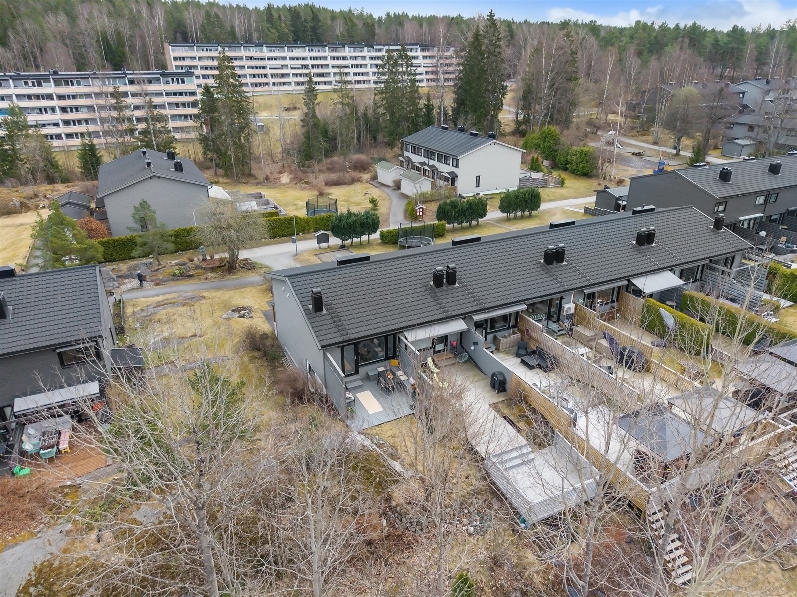 Et veletablert boligområde med kort vei til skogen. Galleribilde