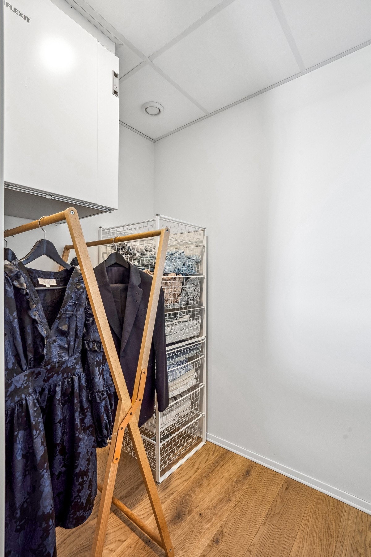 Garderobe/ bod Galleribilde
