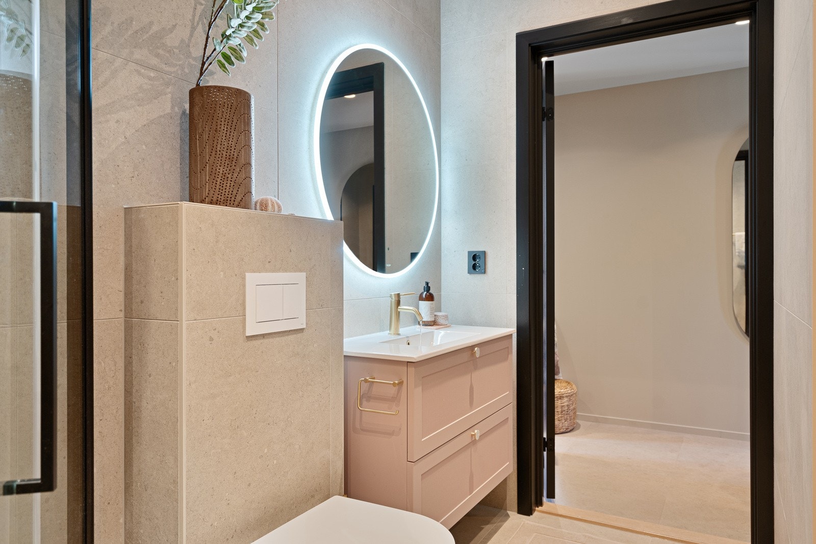 Praktisk med to bad Galleribilde