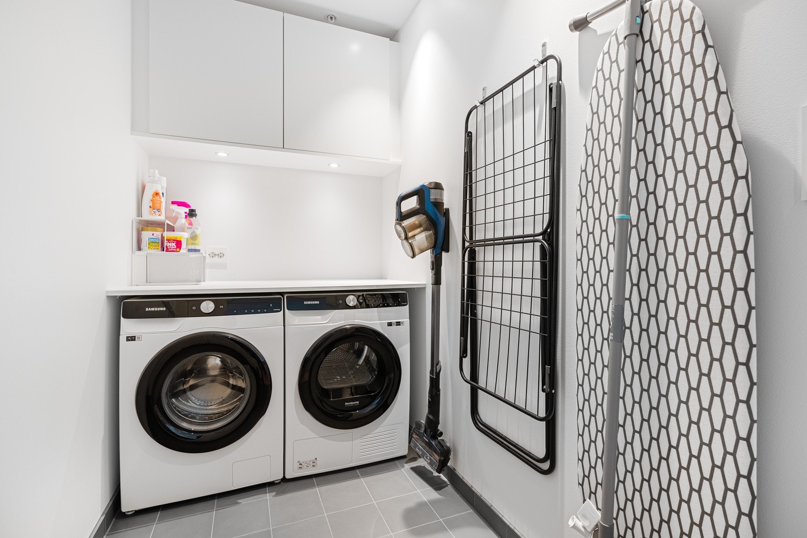 I den innvendige boden er det opplegg for vaskemaskin. Galleribilde