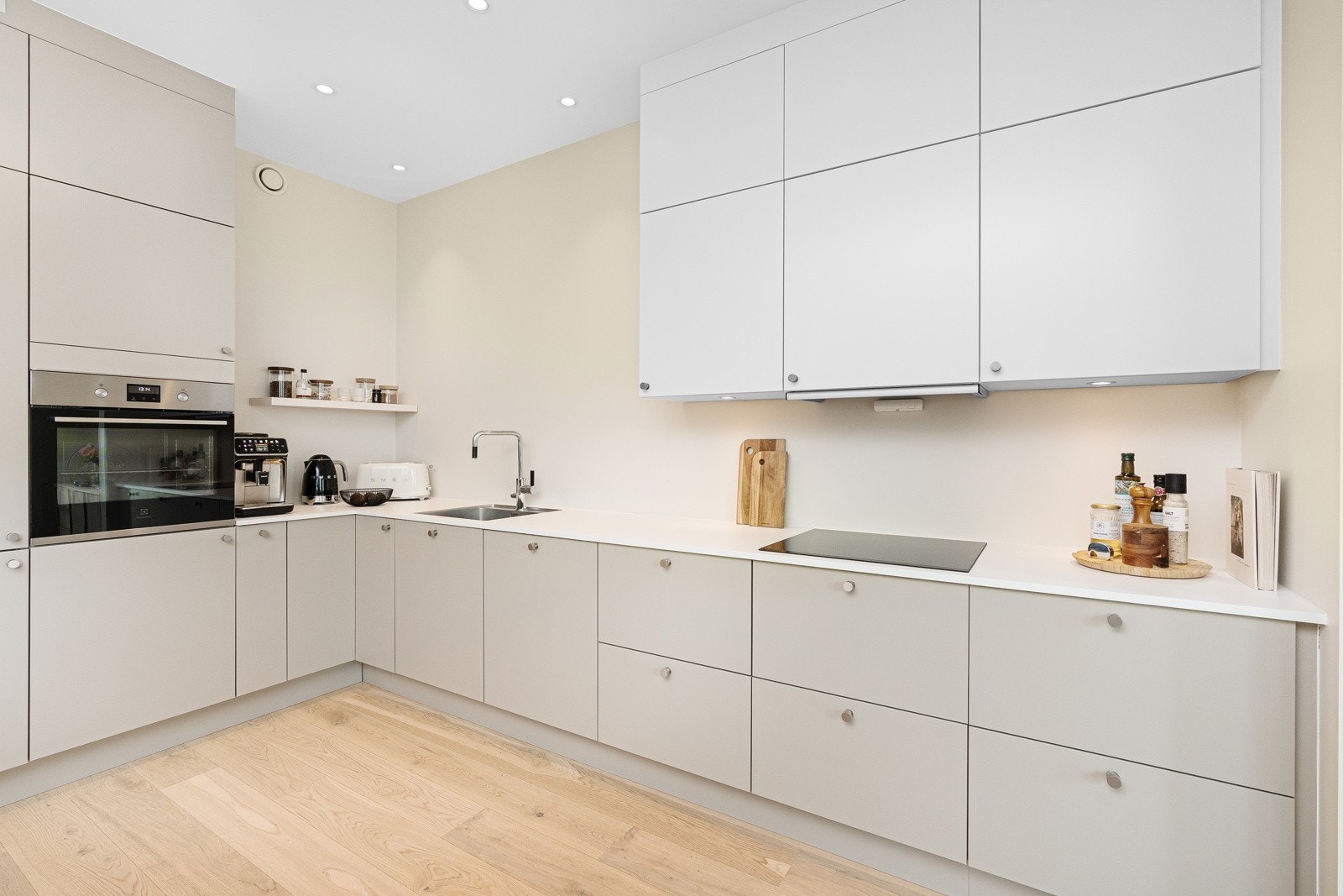 Kjøkkenet har en meget pen innredning fra Strai-kjøkken. Galleribilde