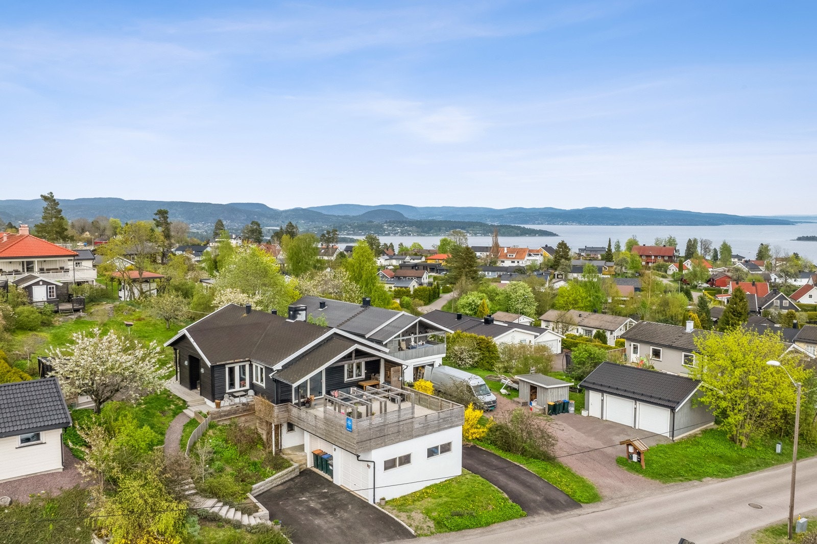 Pen og sentralt beliggende enebolig i Roveveien 76 til salgs ved Stein Erik Lie, Proaktiv Eiendomsmegling. Galleribilde