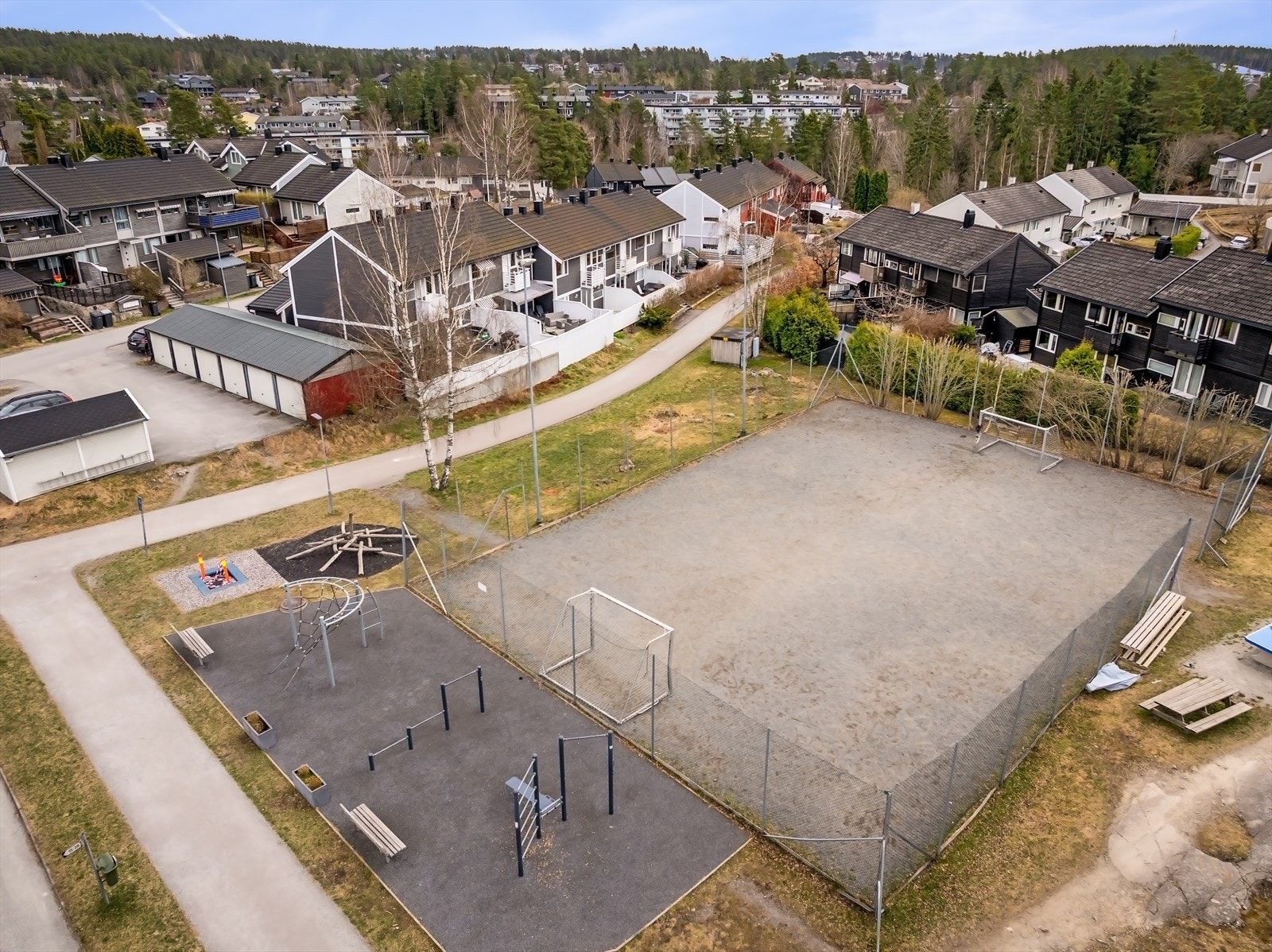 Pallplass på området. Galleribilde