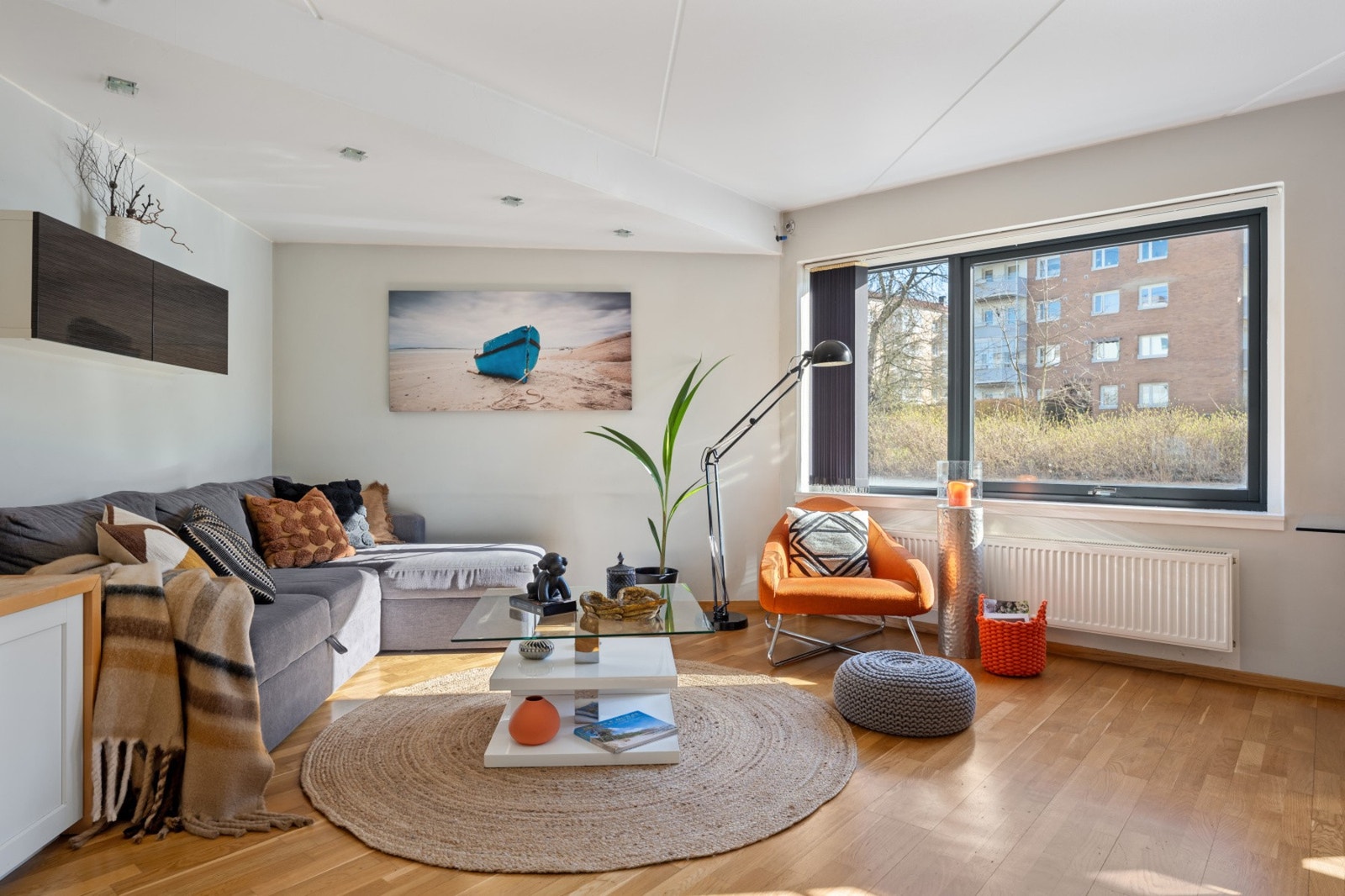 Etterstad er et fredelig område med gang og sykkelstier Galleribilde