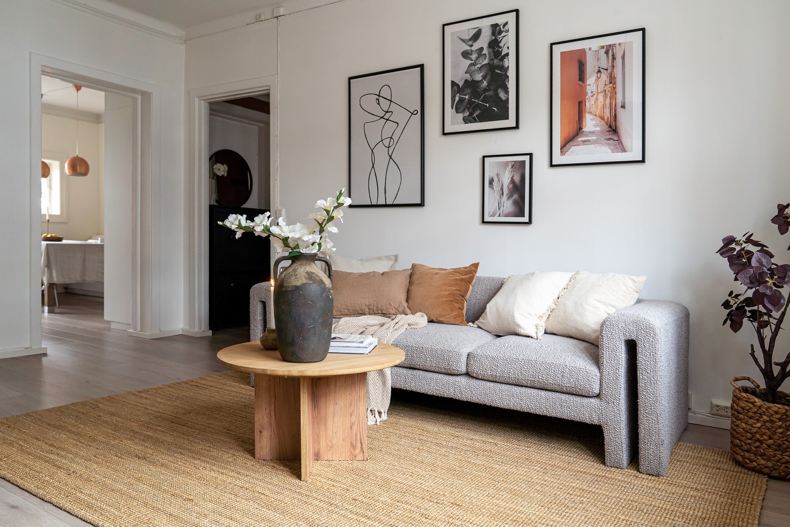 Gulvvarme i entré, stue og kjøkken. Galleribilde