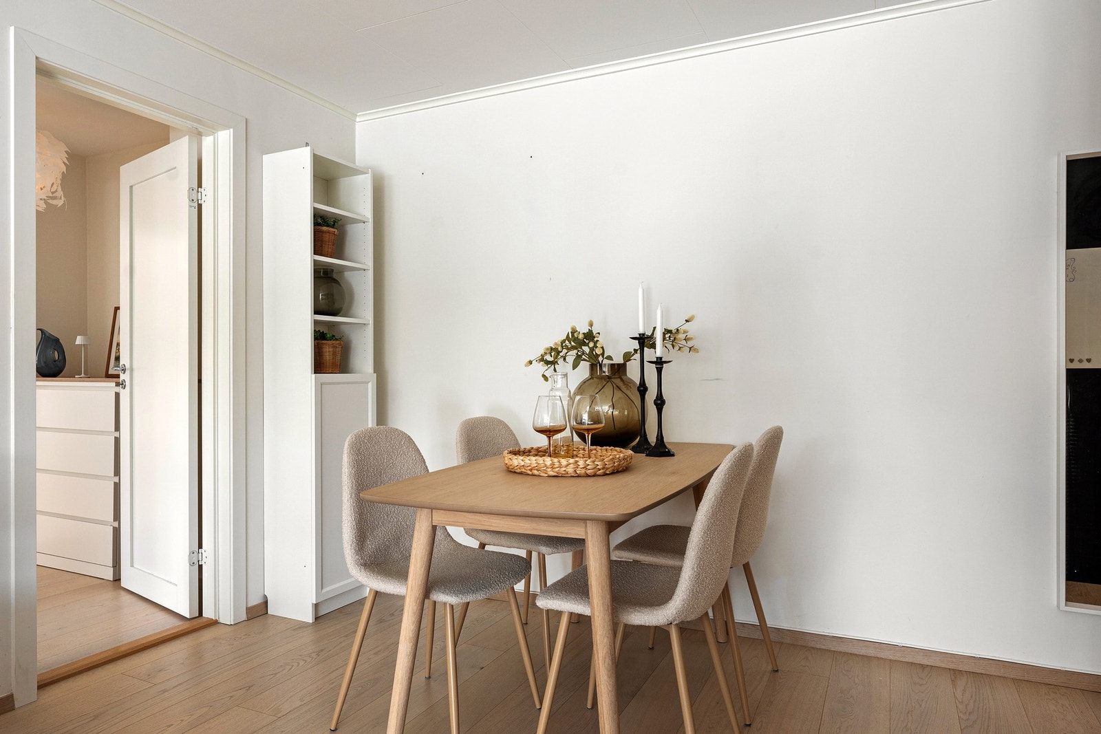 Rundt spisegruppen kan familie og venner samles for hyggelige stunder Galleribilde