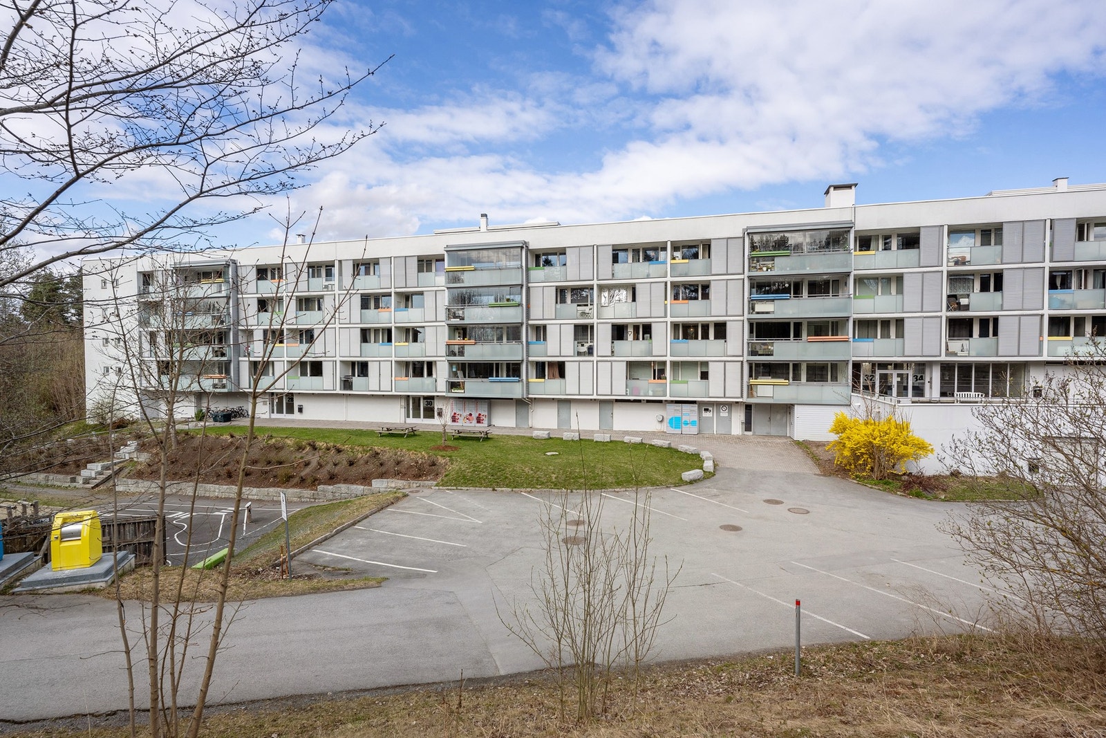 Perfekt for deg som ønsker å på tett på naturskjønne omgivelser og Sandvika sentrum Galleribilde