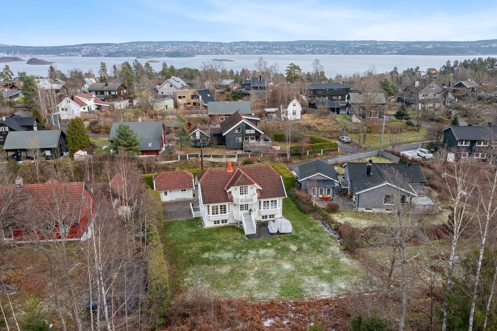 Kort vei til skog og sjø. Galleribilde