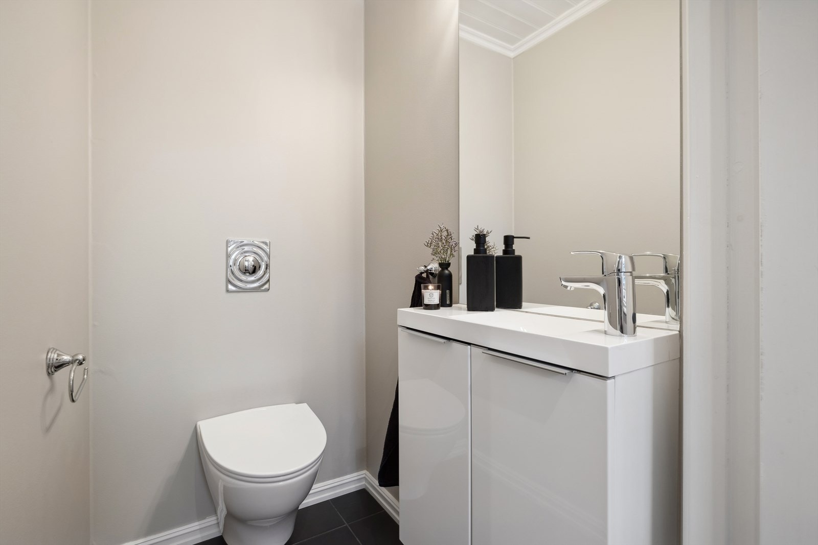 WC-rom med adkomst fra entré Galleribilde