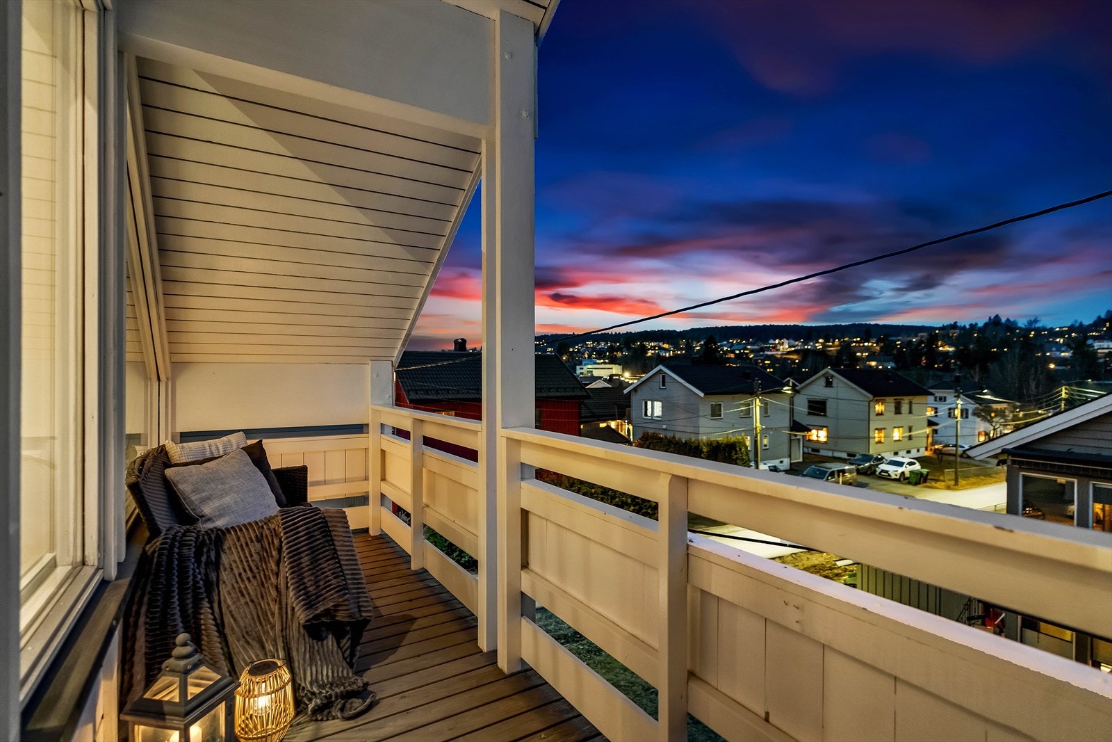 Kveldsstemning på balkongen. Galleribilde