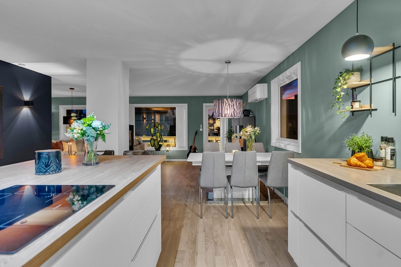 Innredningen er fra Kvik, og ble montert inn i 2018. Galleribilde