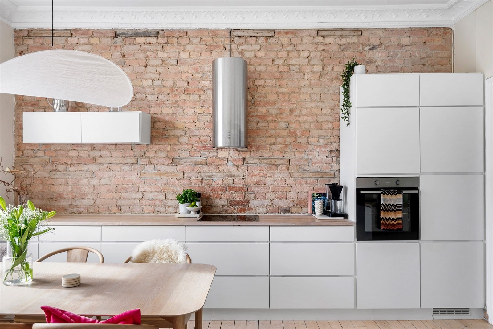 Lekkert og tidløst kjøkken fra KVIK. Galleribilde