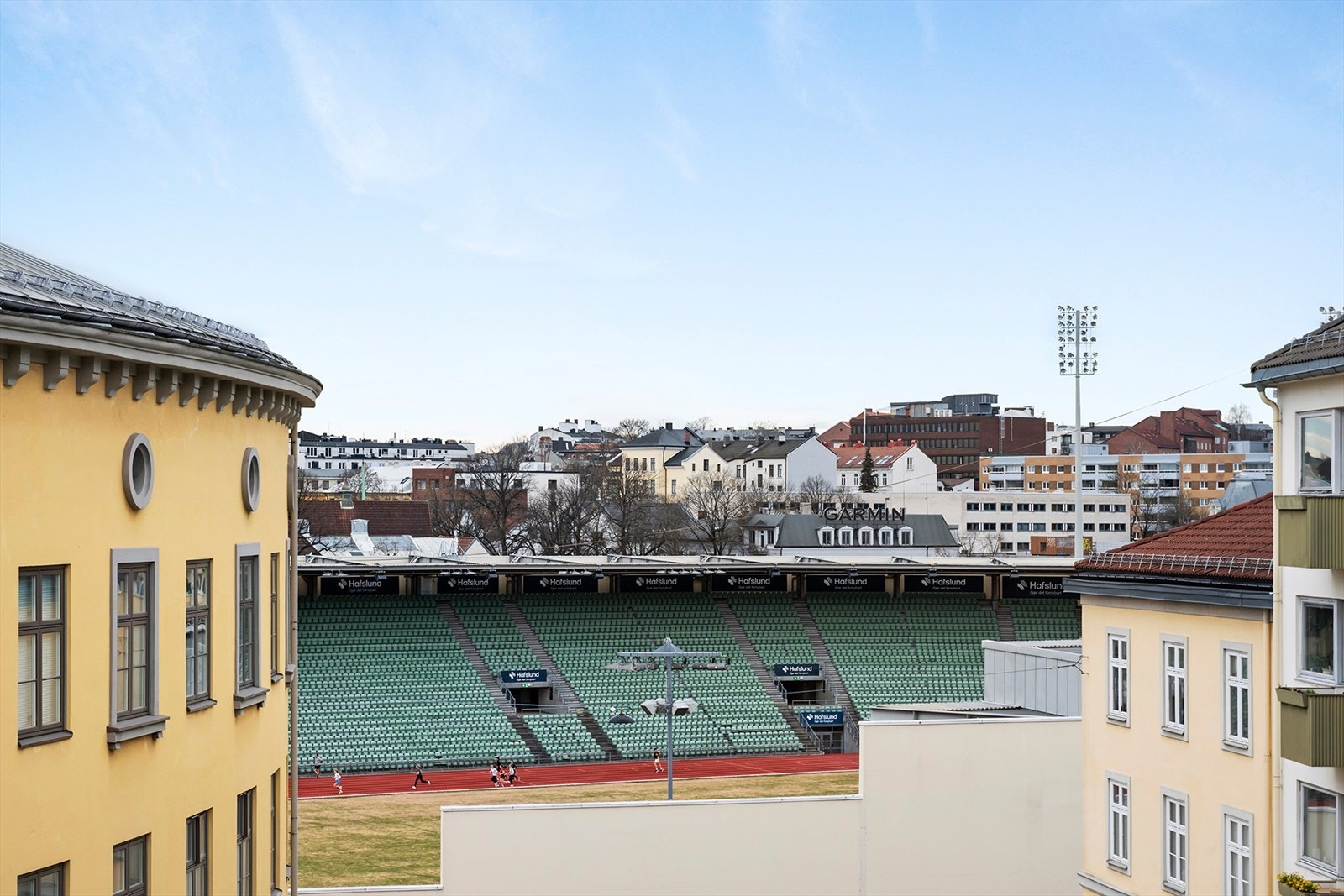 Leiligheten ligger like ved Bislett Stadion. Her arrangeres det ulike arrangementer gjennom året! Galleribilde