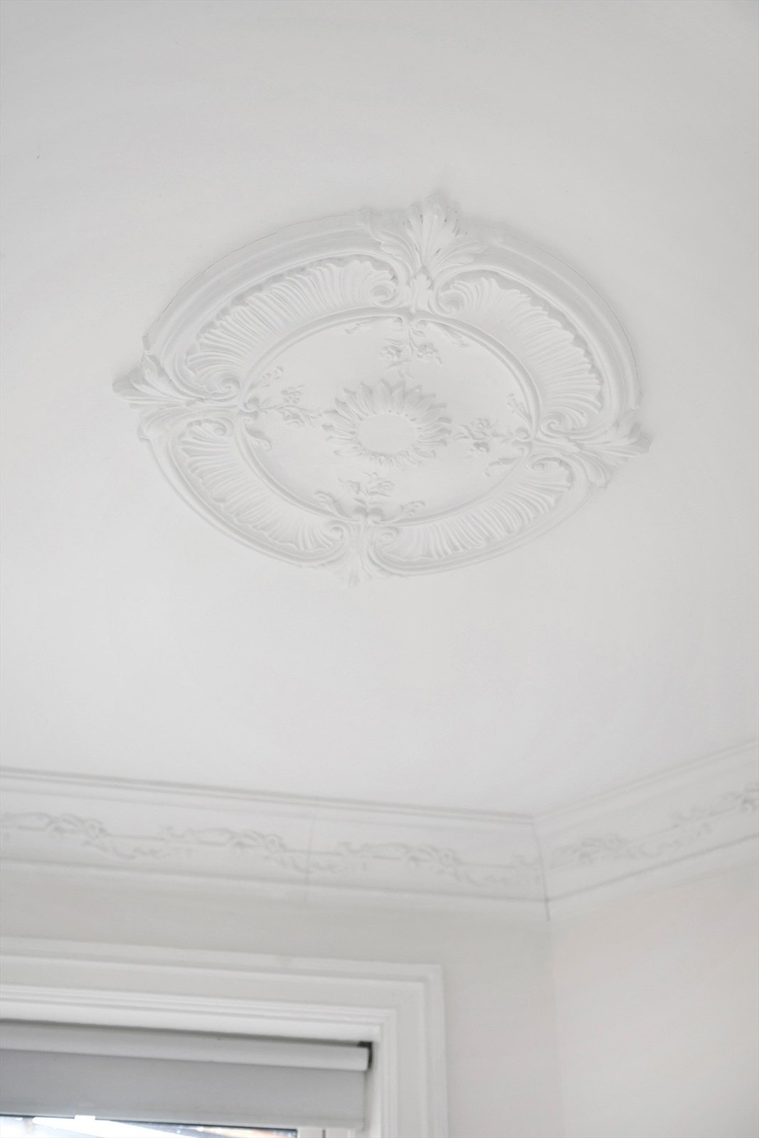 Klassisk rosett i tak. Galleribilde