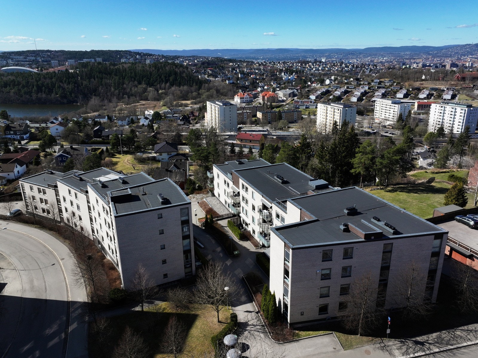 Leiligheten ligger i et attraktivt boligområde og har nærhet til et rikt utvalg av fasiliteter og servicetilbud Galleribilde