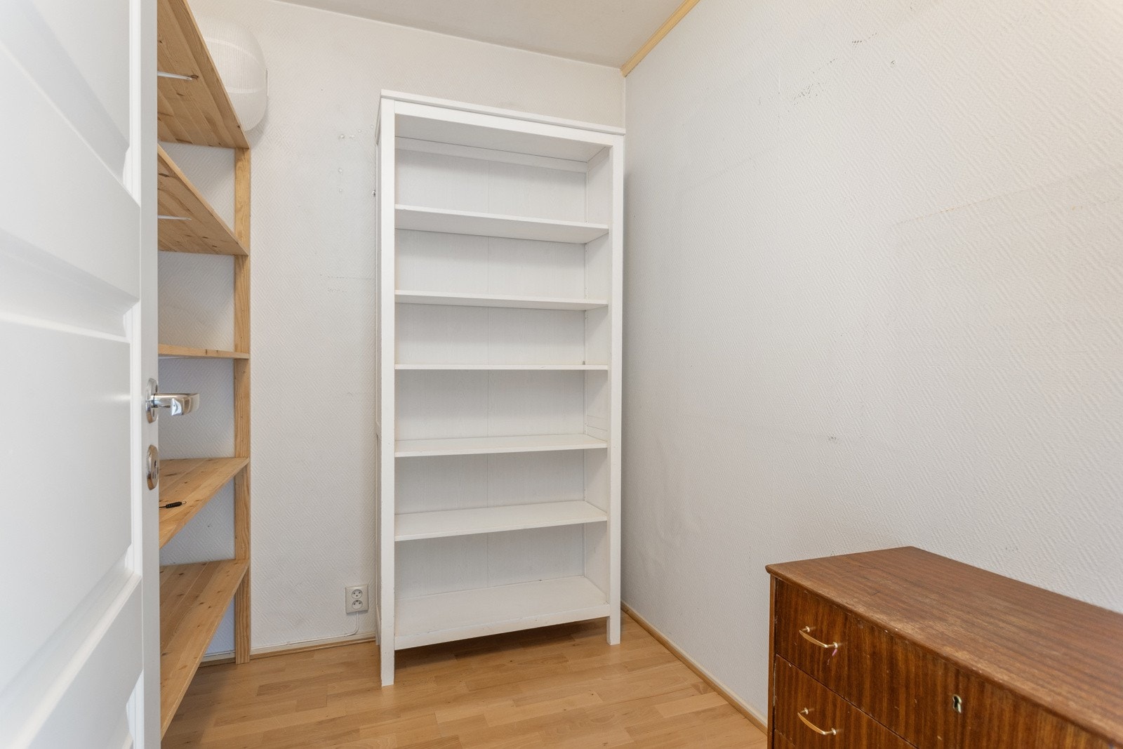 God lagringsplass i innvendig bod pluss to eksterne boder Galleribilde