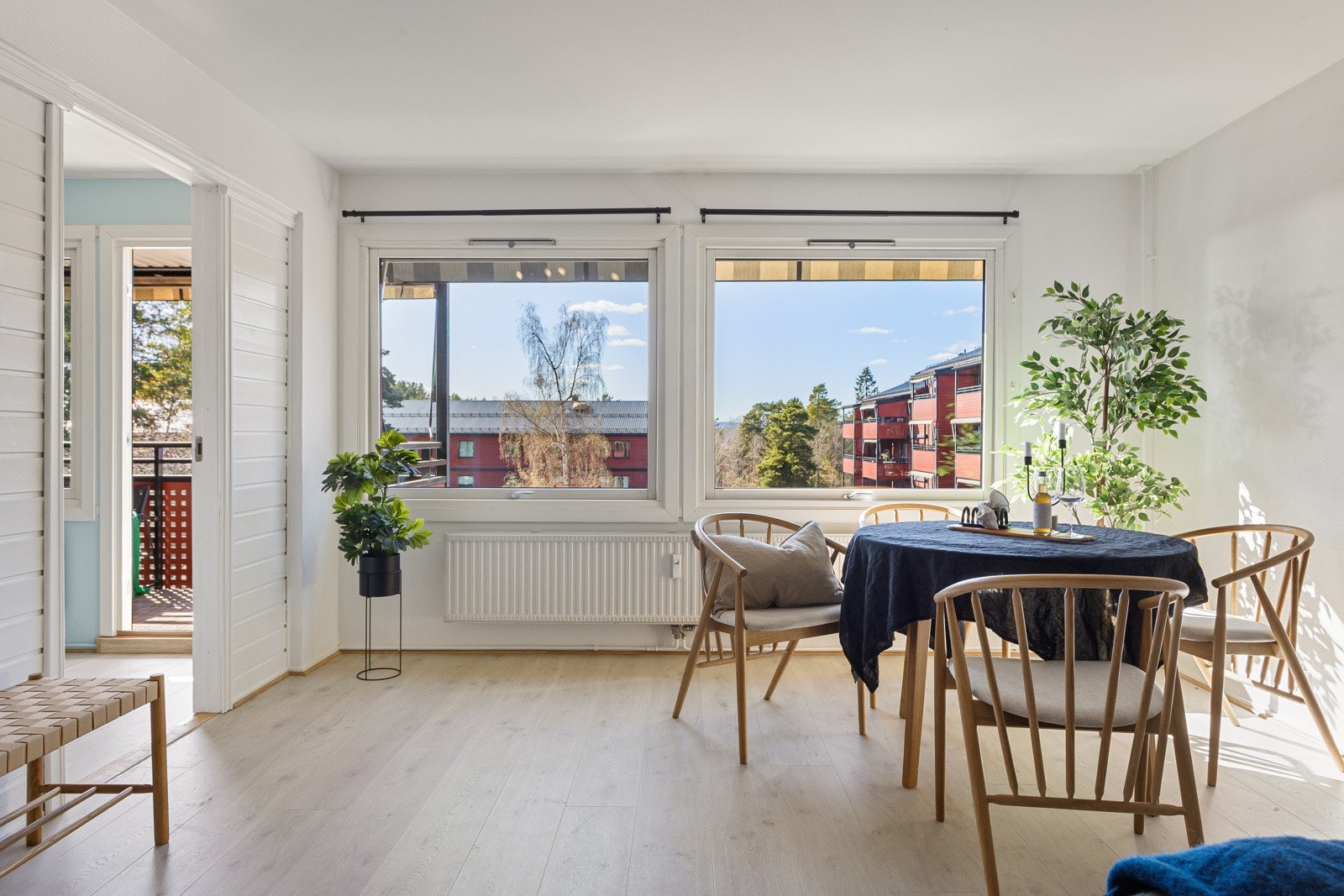 Privatmegler Anya Martinsen har gleden av å presentere Hallagerbakken 12A Galleribilde