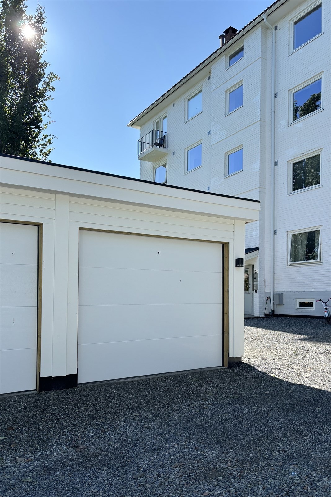 Garasje som følger med Galleribilde