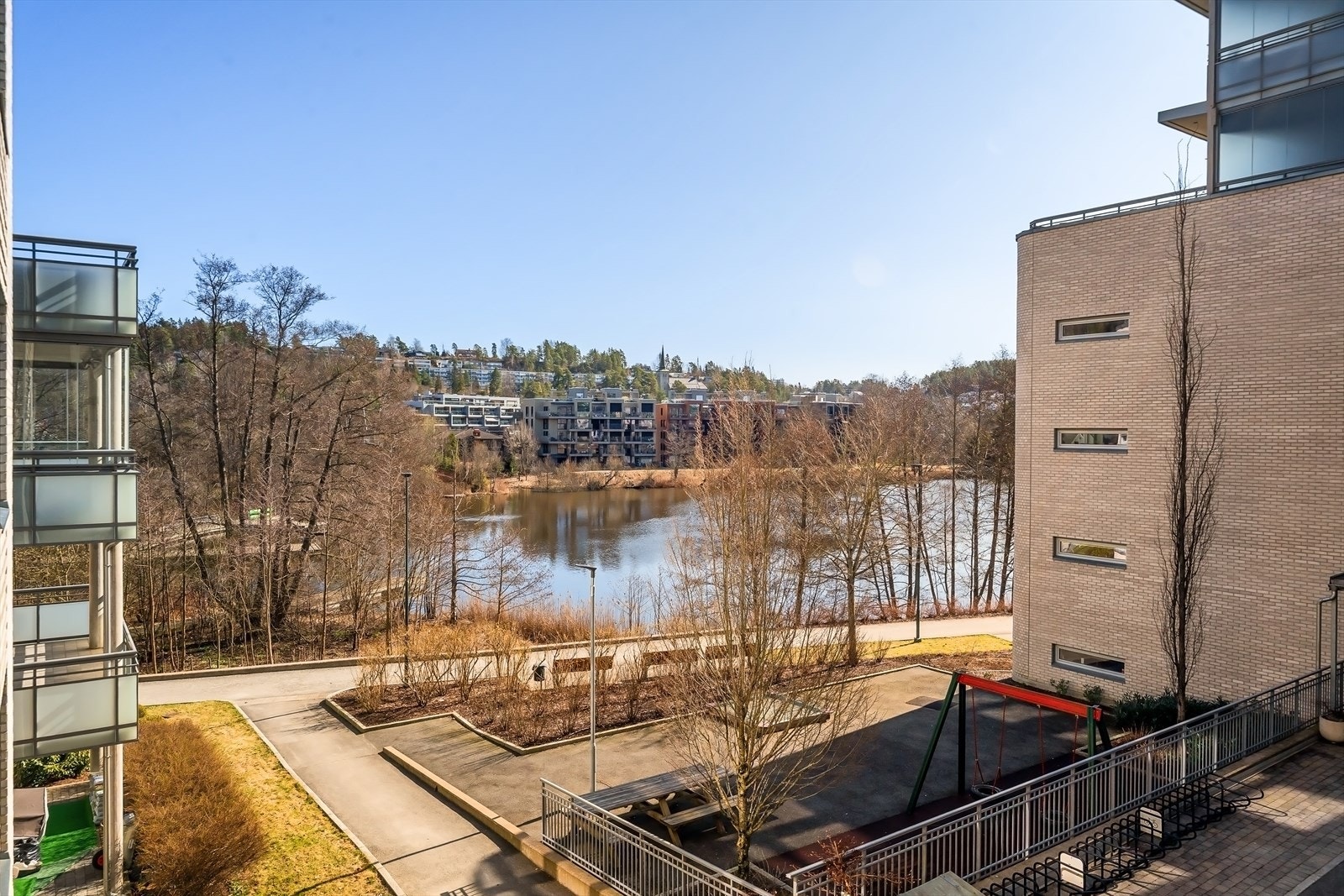 Utsikt mot Kolbotnvannet Galleribilde