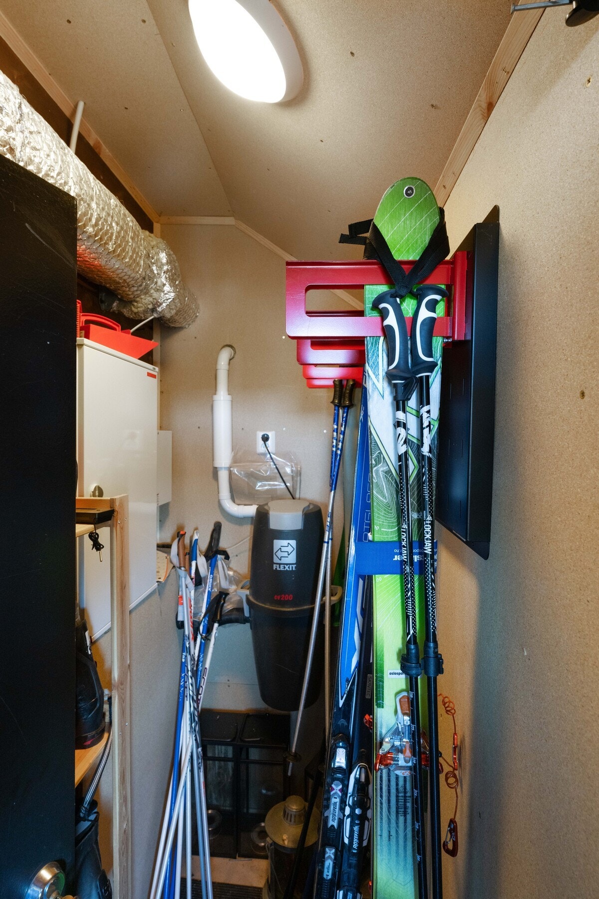 Utvendig bod med praktisk innredning Galleribilde