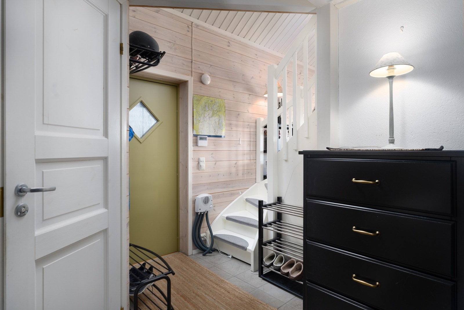 Fra entreen går trappen opp til 3.etasje. Galleribilde