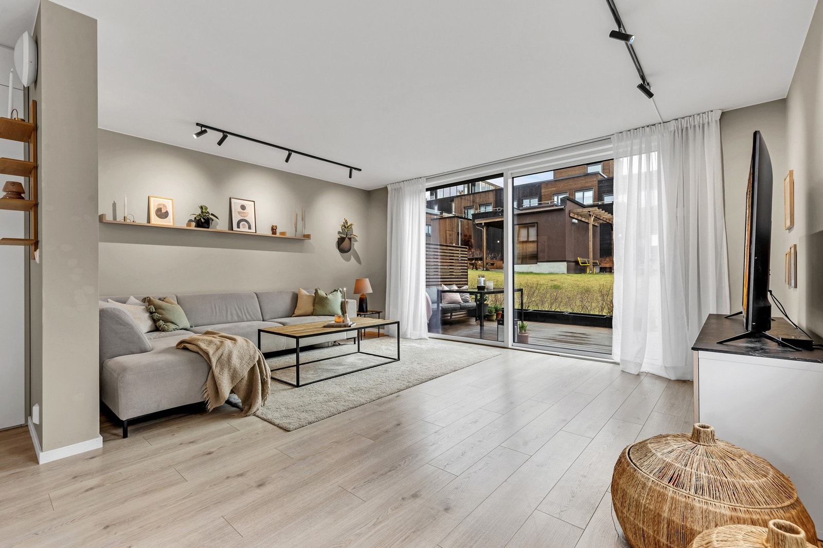 Boligen ble ferdigstilt så sent som i oktober 2021, og oppleves svært gjennomført hvor det er lagt stor vekt på kvalitet og detaljer. Galleribilde