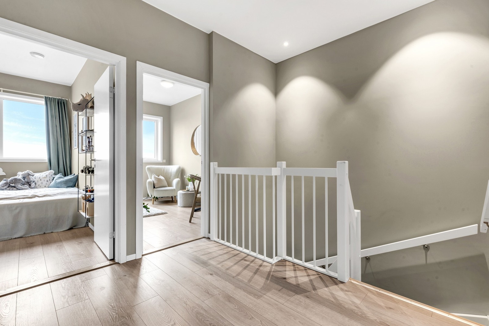 I 2. etasje finner du boligens bad og fire soverom. Galleribilde