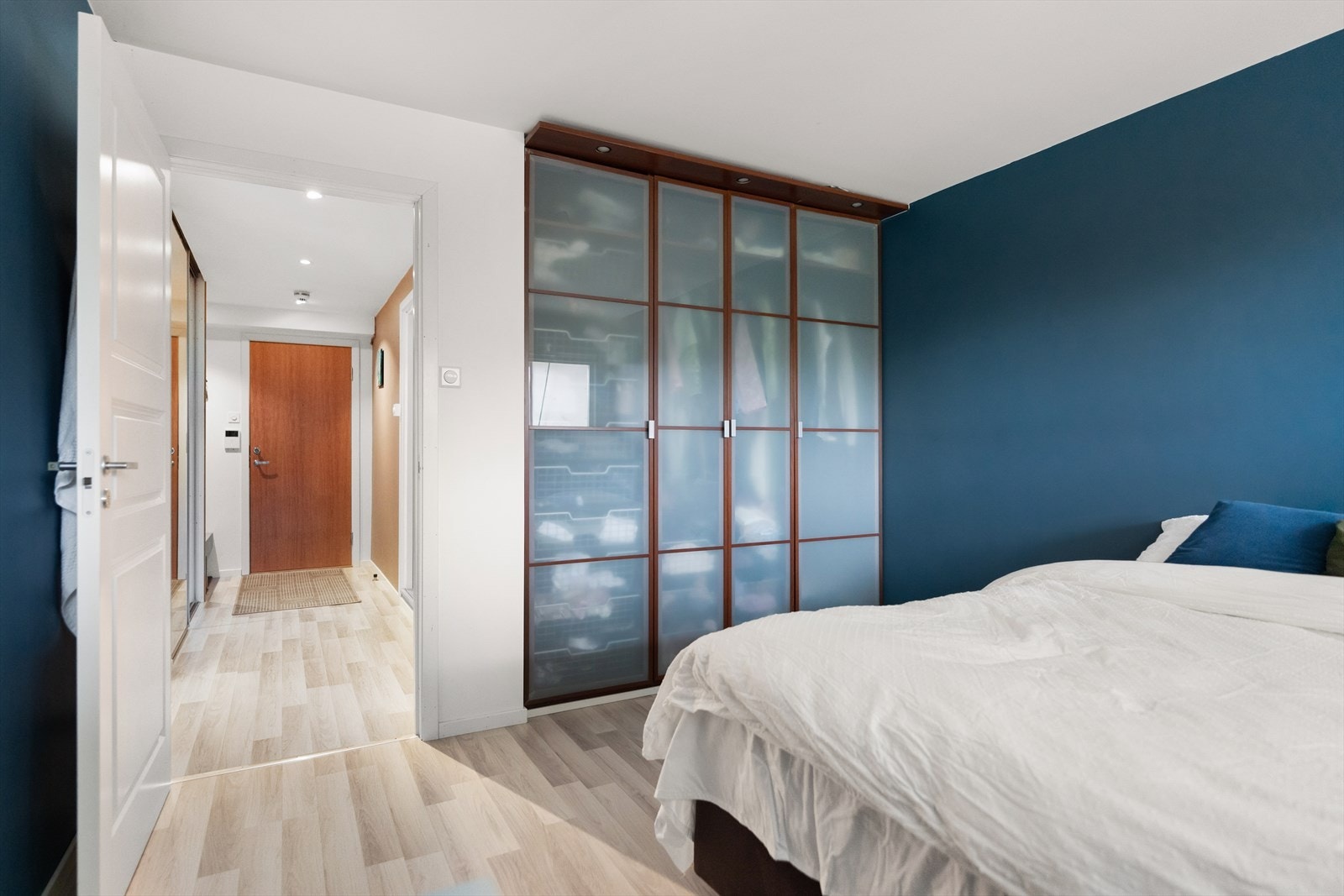 Her har du medfølgende garderobeskap. Galleribilde