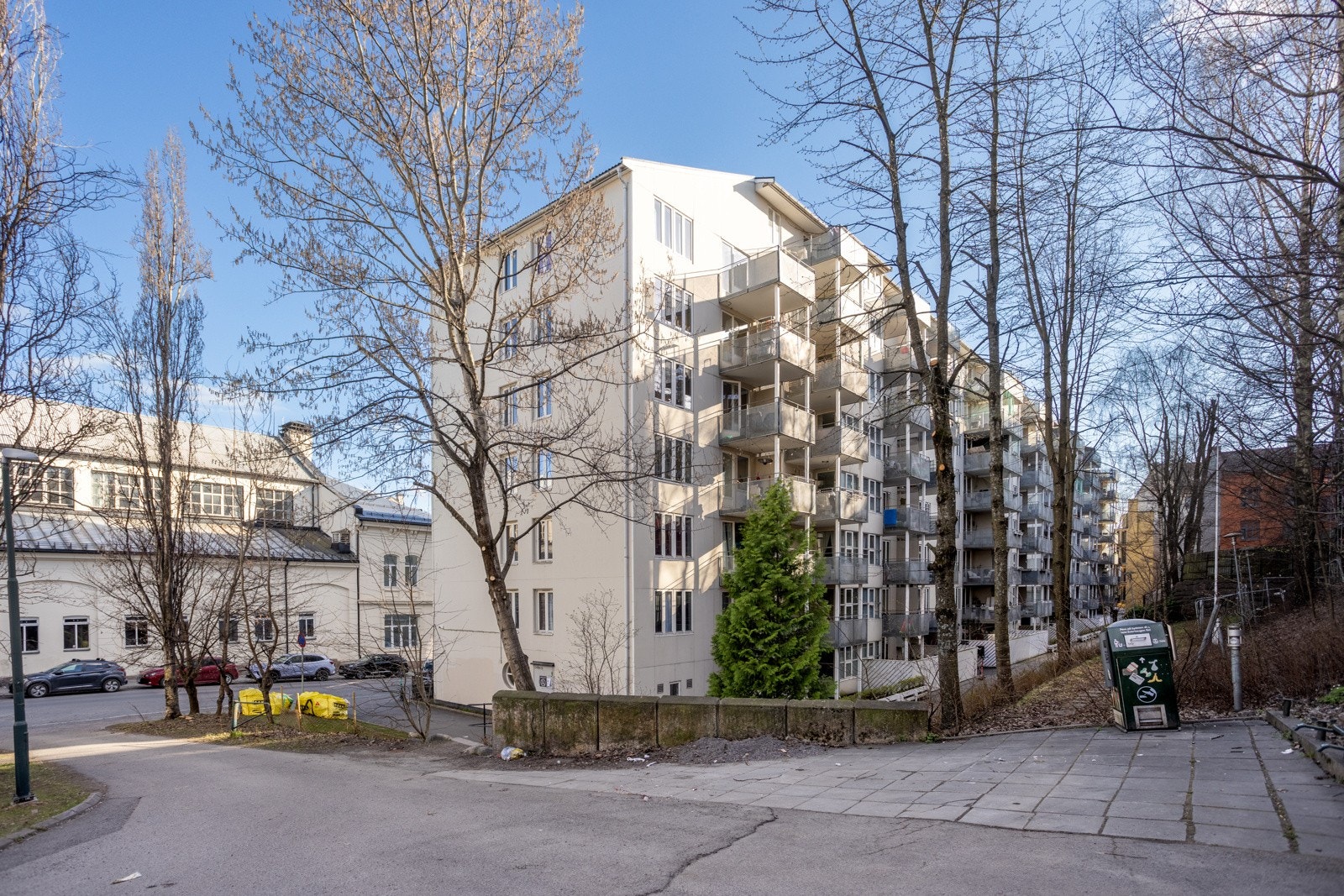 Borggata ligger fint til på Tøyen med matbutikk rett over gaten og kort vei til offentlig kommunikasjon. Galleribilde