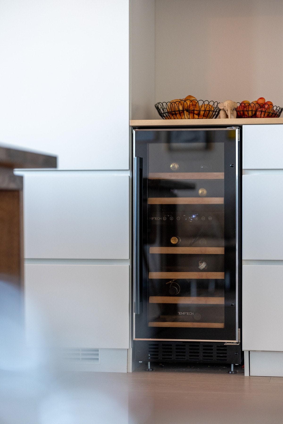 Vinskapet blir også stående. Galleribilde