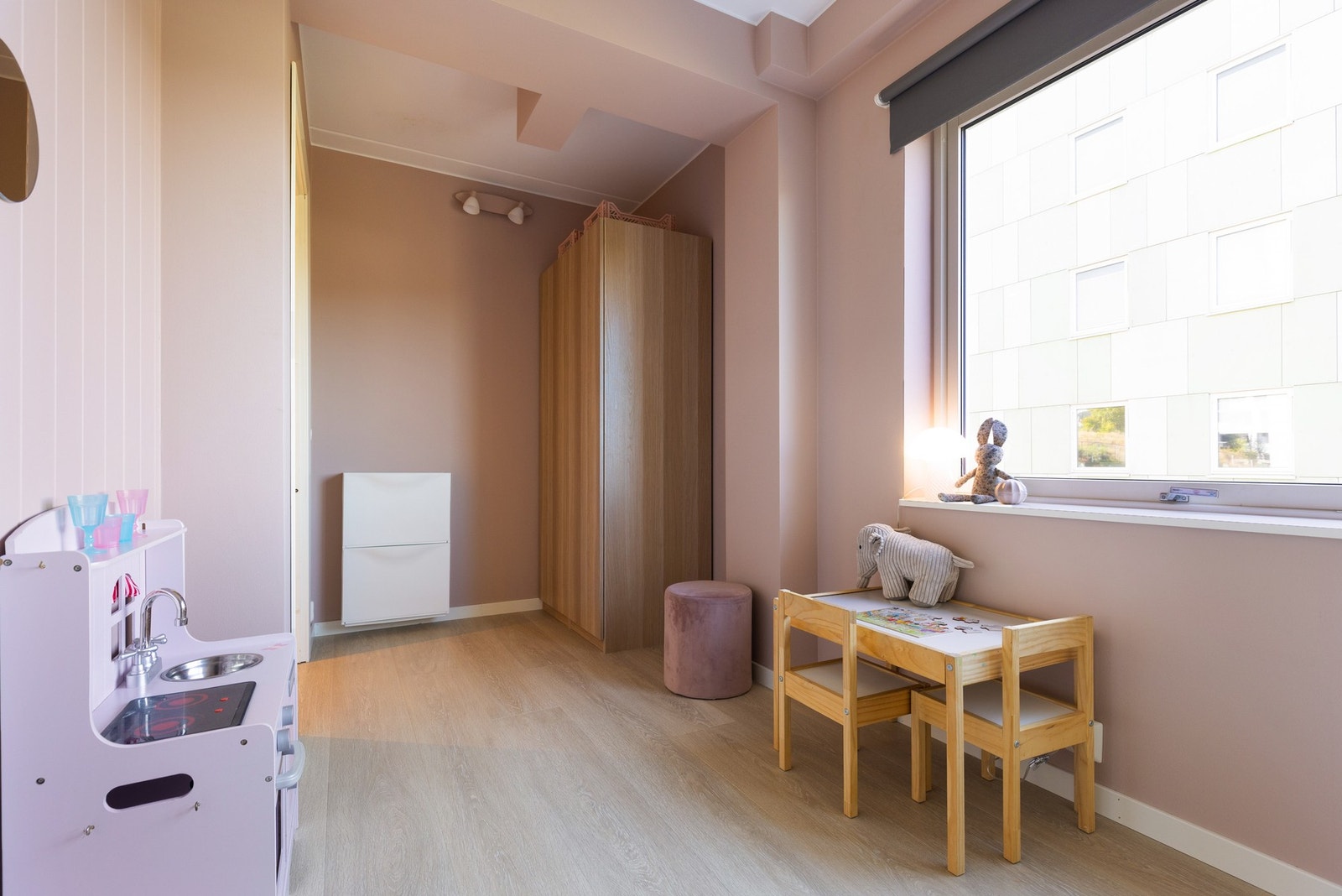 I likhet med de andre soverommene blir også dette skapet stående. Galleribilde