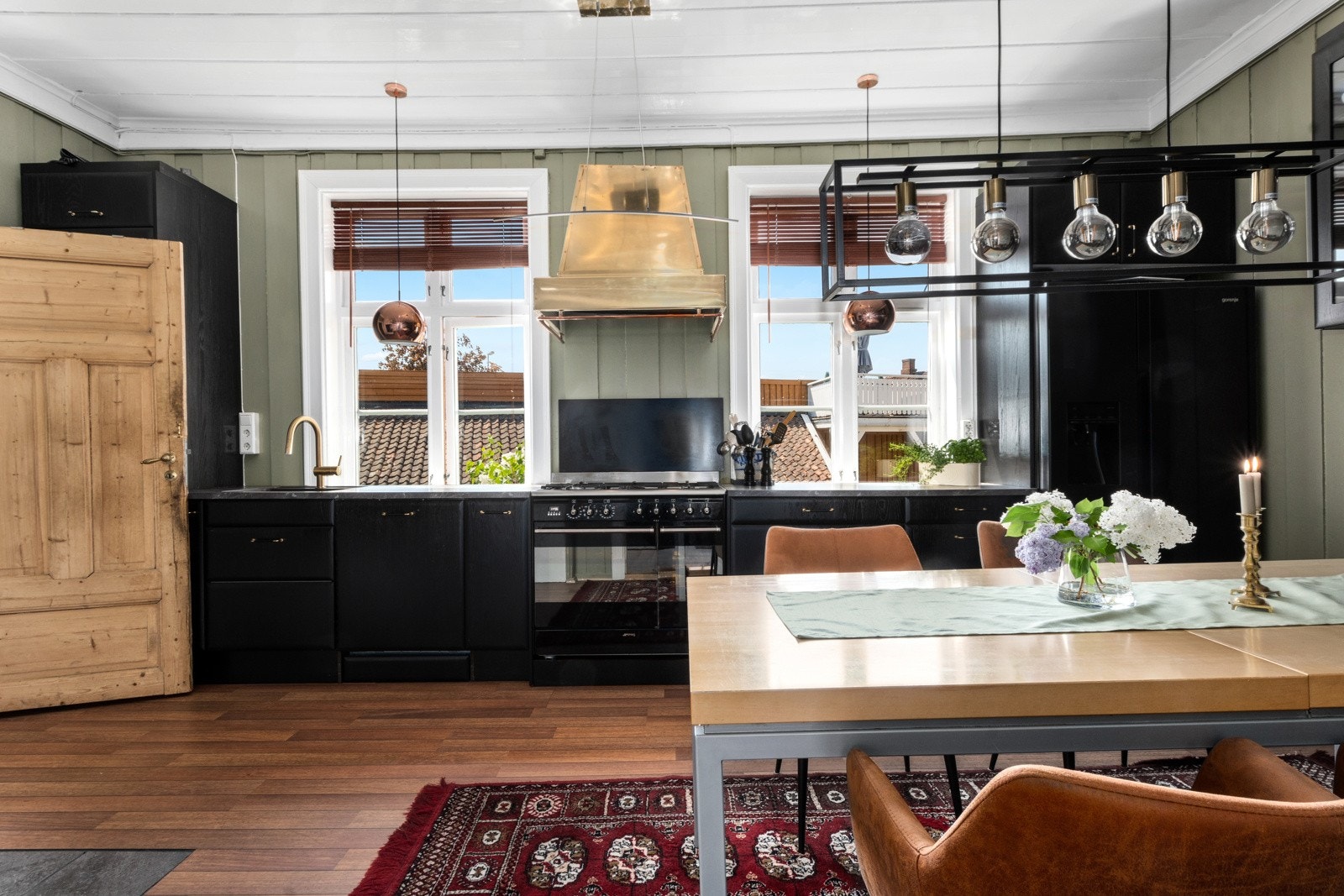 Stort, pent og påkostet kjøkken med lun stemning! Galleribilde