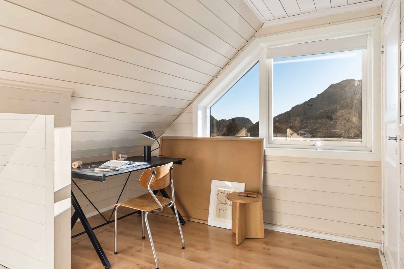 Praktisk kontor innenfor hovedsoverommet med flere bruksmuligheter. Galleribilde