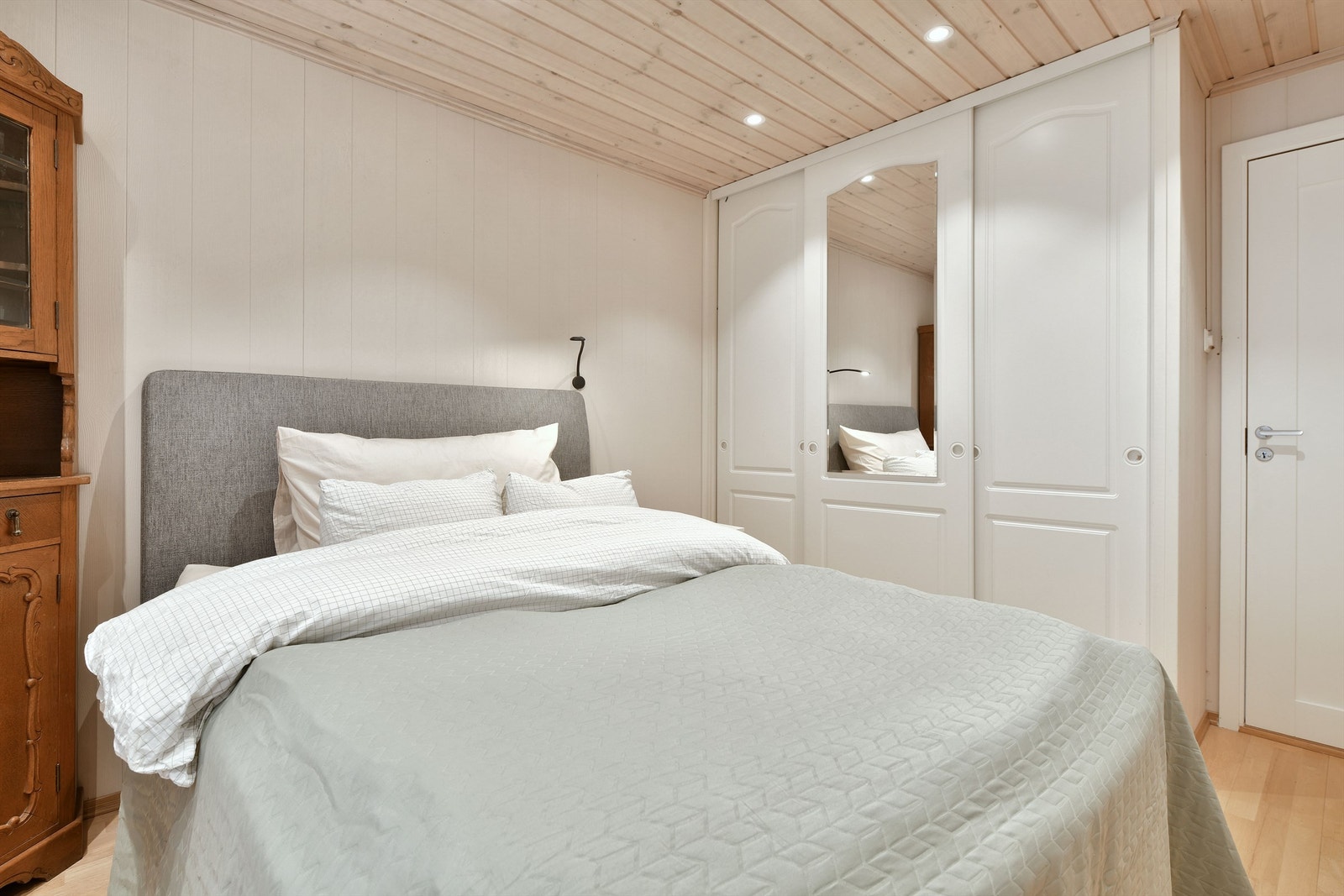 Soverom 1 - garderobeløsning følger Galleribilde