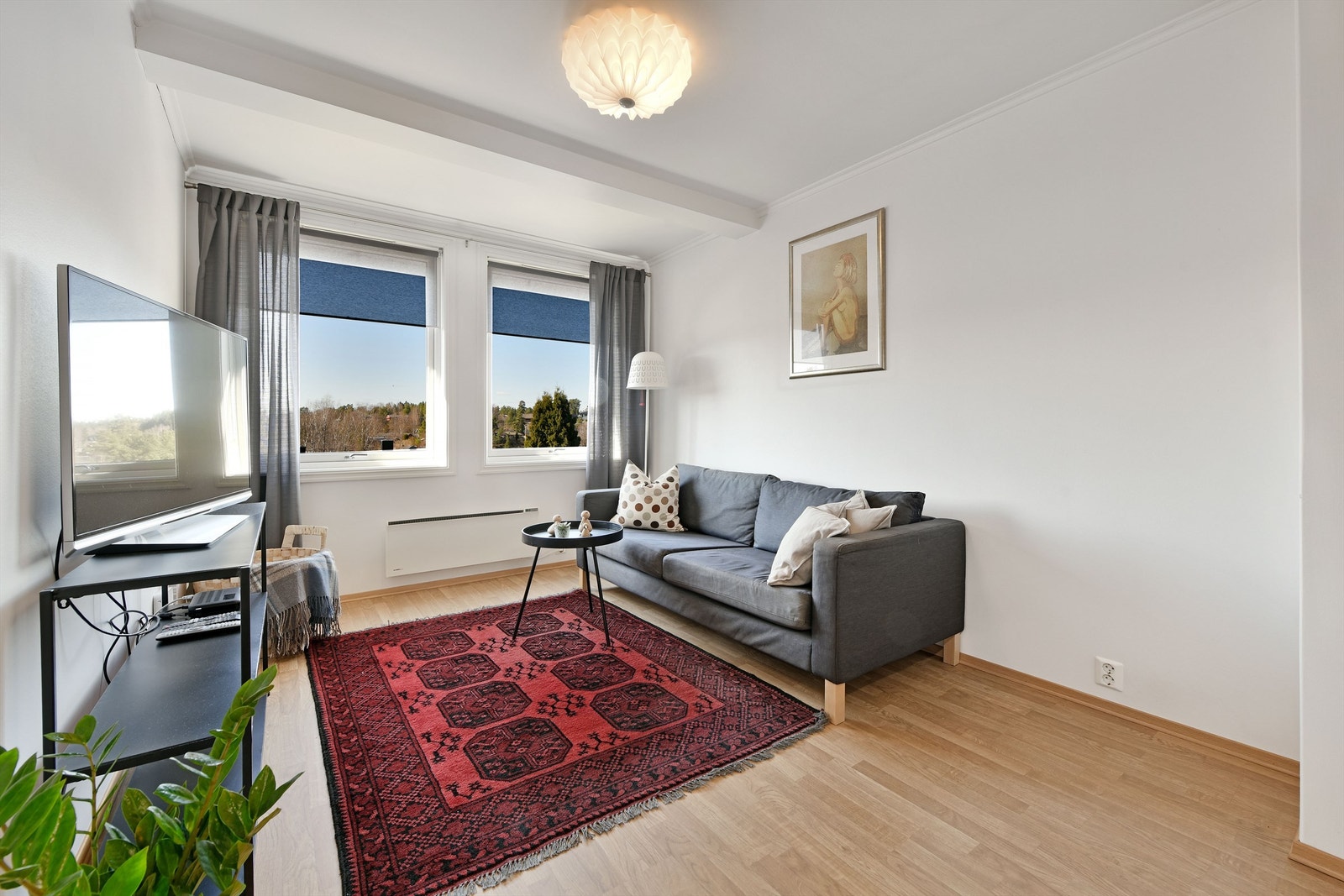 Soverom 3 - benyttet som TV-stue - vindu orientert mot vest Galleribilde