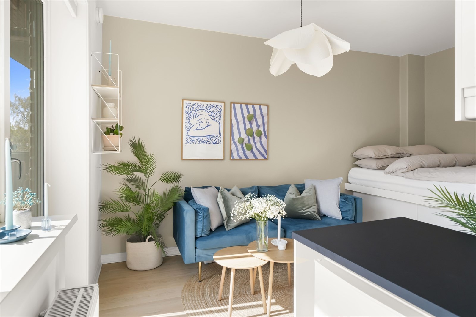 Varmt vann, fyring og bredbånd er inkludert i felleskostnadene. Galleribilde