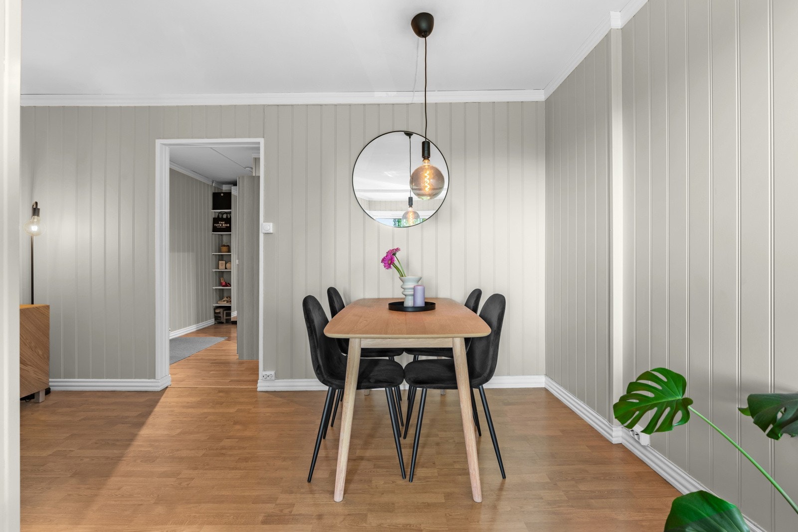 Både fyring, A-konto varmtvann og fibernett er inkludert i de månedlige felleskostnadene. Galleribilde