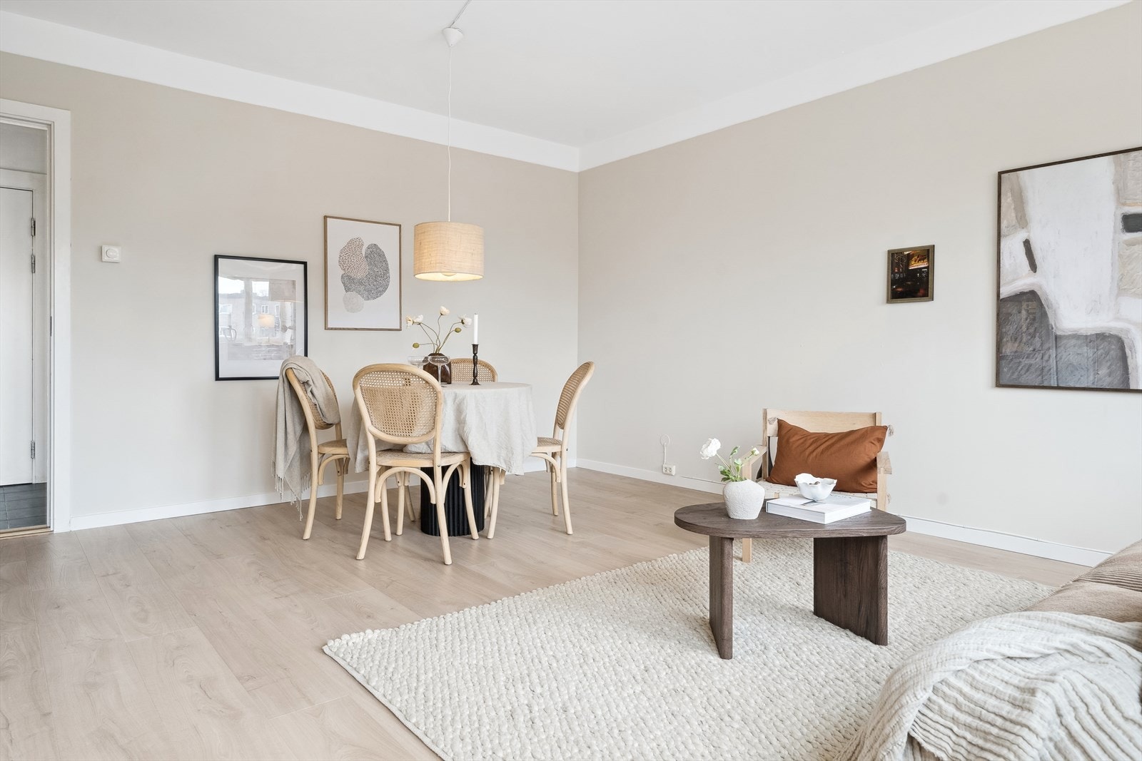 Boligens gulv ble oppgradert i 2025. Galleribilde