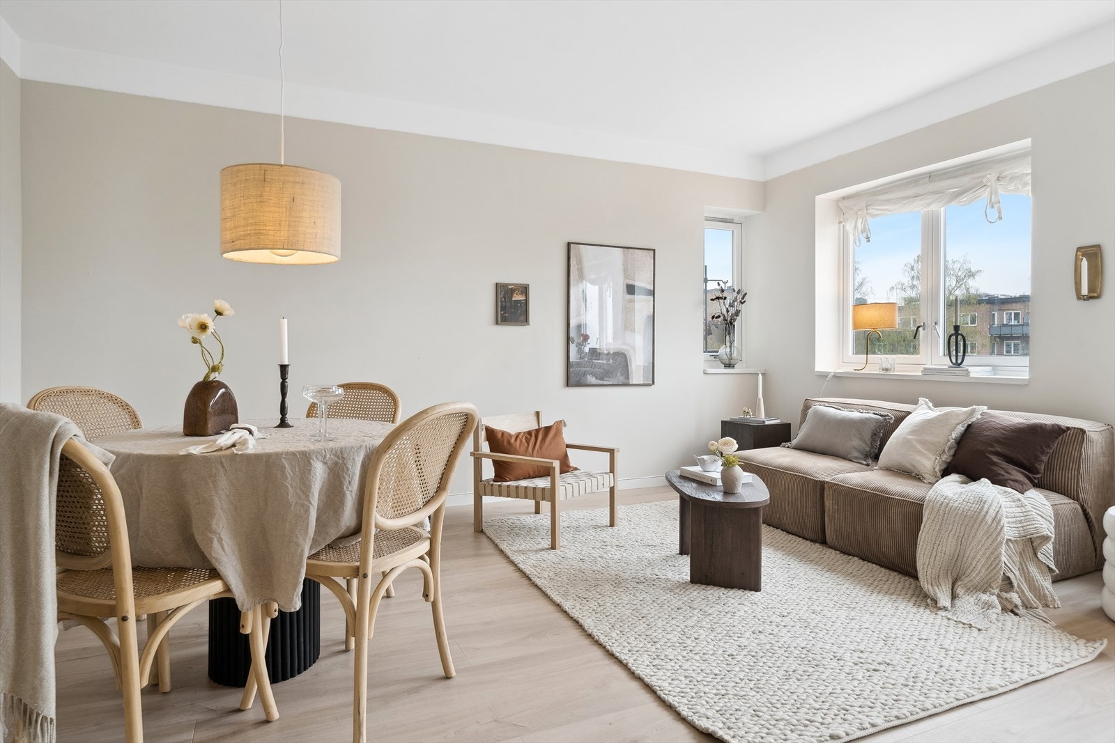 Velkommen til Schouterrassen 9 - En lys og innbydende 2-roms borettslagsleilighet sentralt beliggende på populære Schouterrassen! Galleribilde