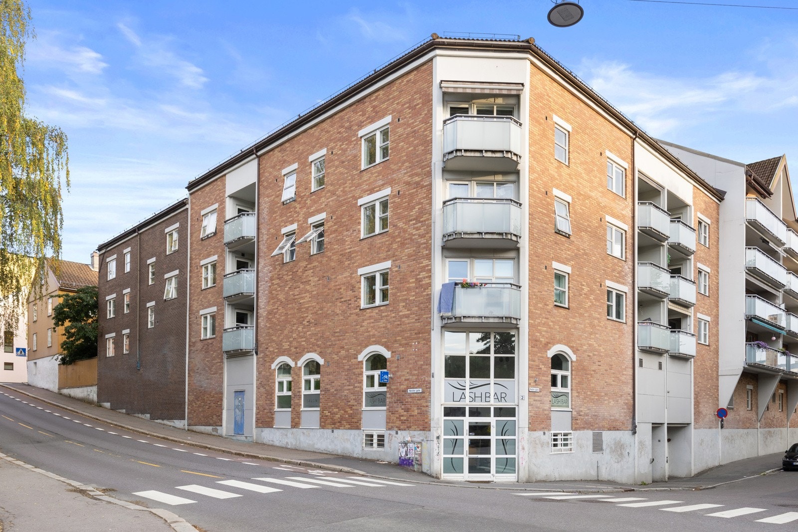 Her er fasaden fra Nedregate. Galleribilde