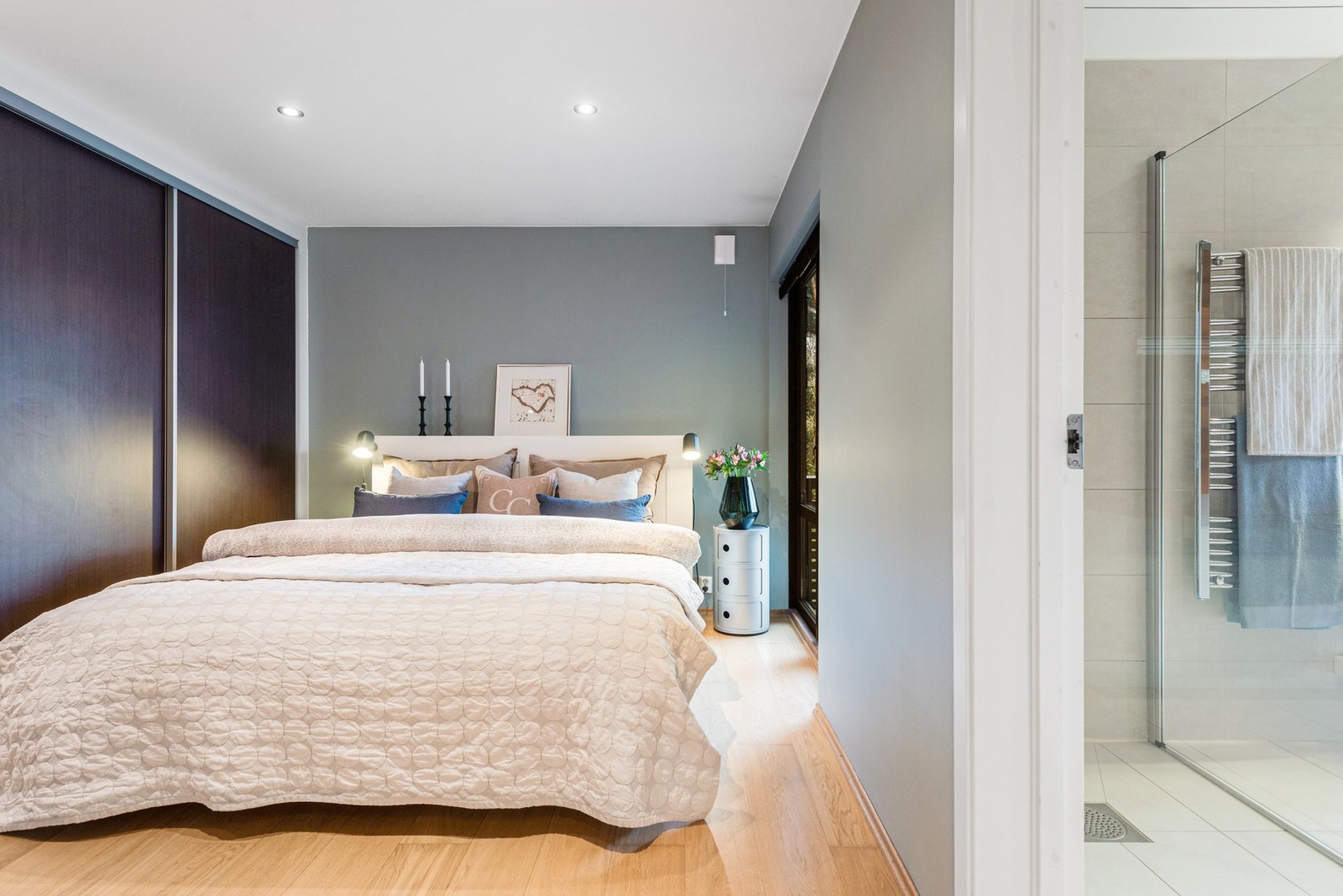 og eget master-bad Galleribilde