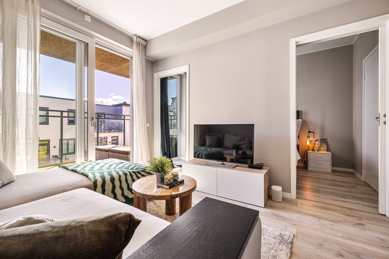 De store vinduene slipper inn godt med naturlig lys Galleribilde