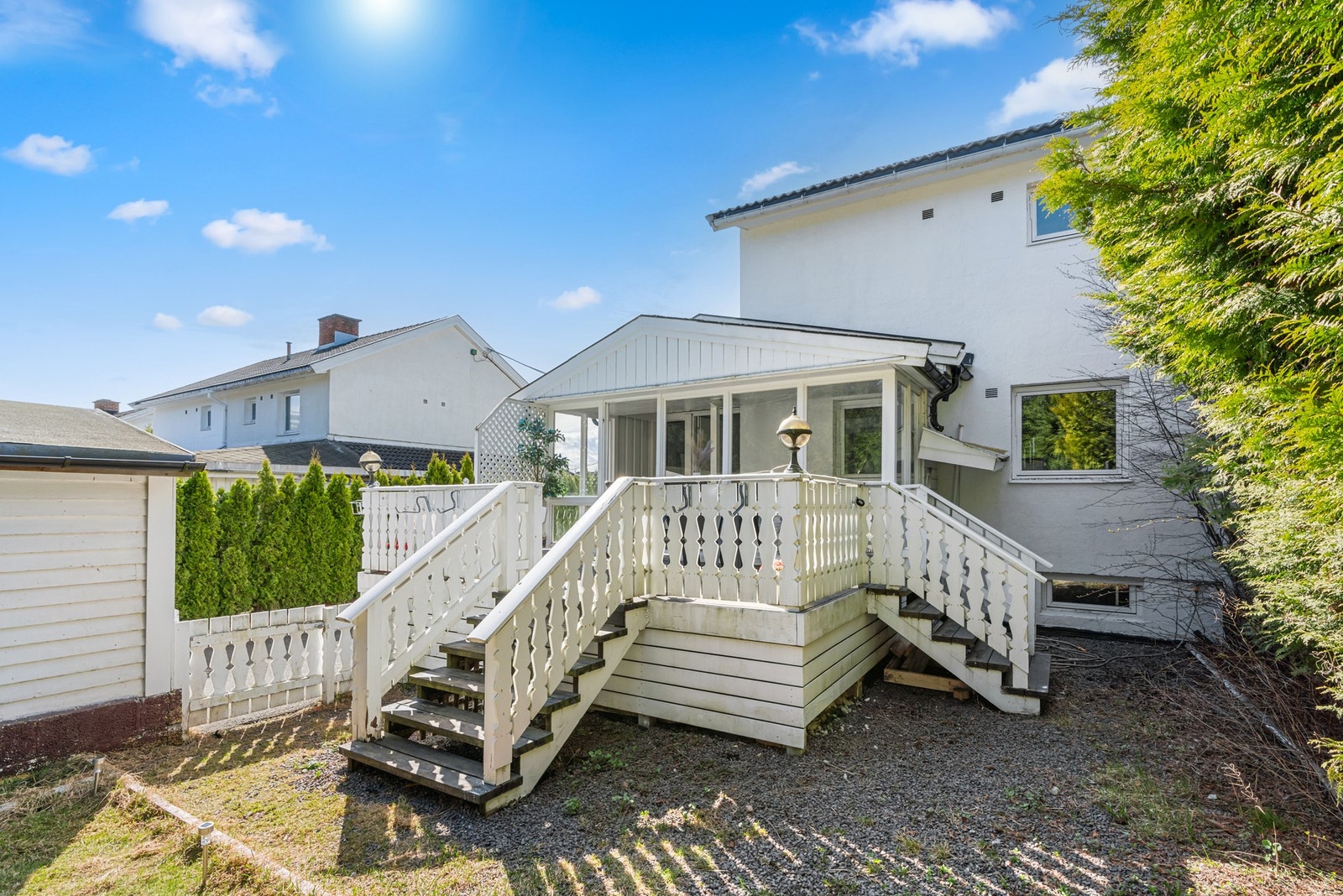 Utvendig er det tekket om taket i 2013 . Galleribilde