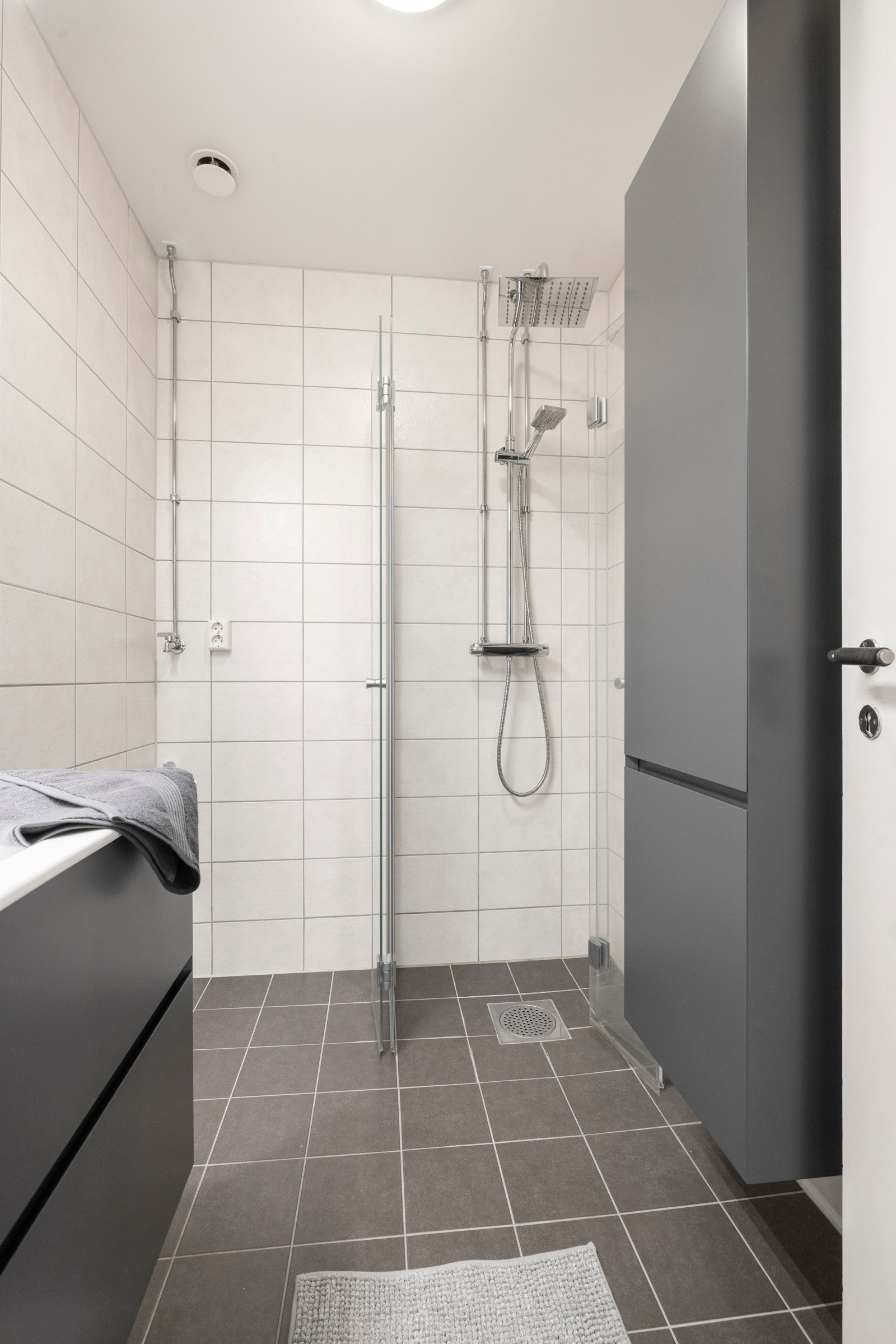 Badet har oppplegg for vaskemaskin. Galleribilde