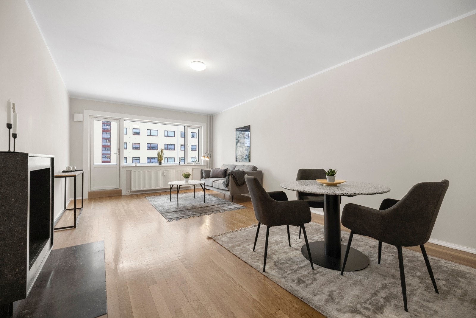 Privatmegleren Park v/Kennet Hessvik har gleden av å presentere Harald Håfagres gate 12. Ved innfridd IN-lån blir felleskostnadene ca kr 4664,- Galleribilde