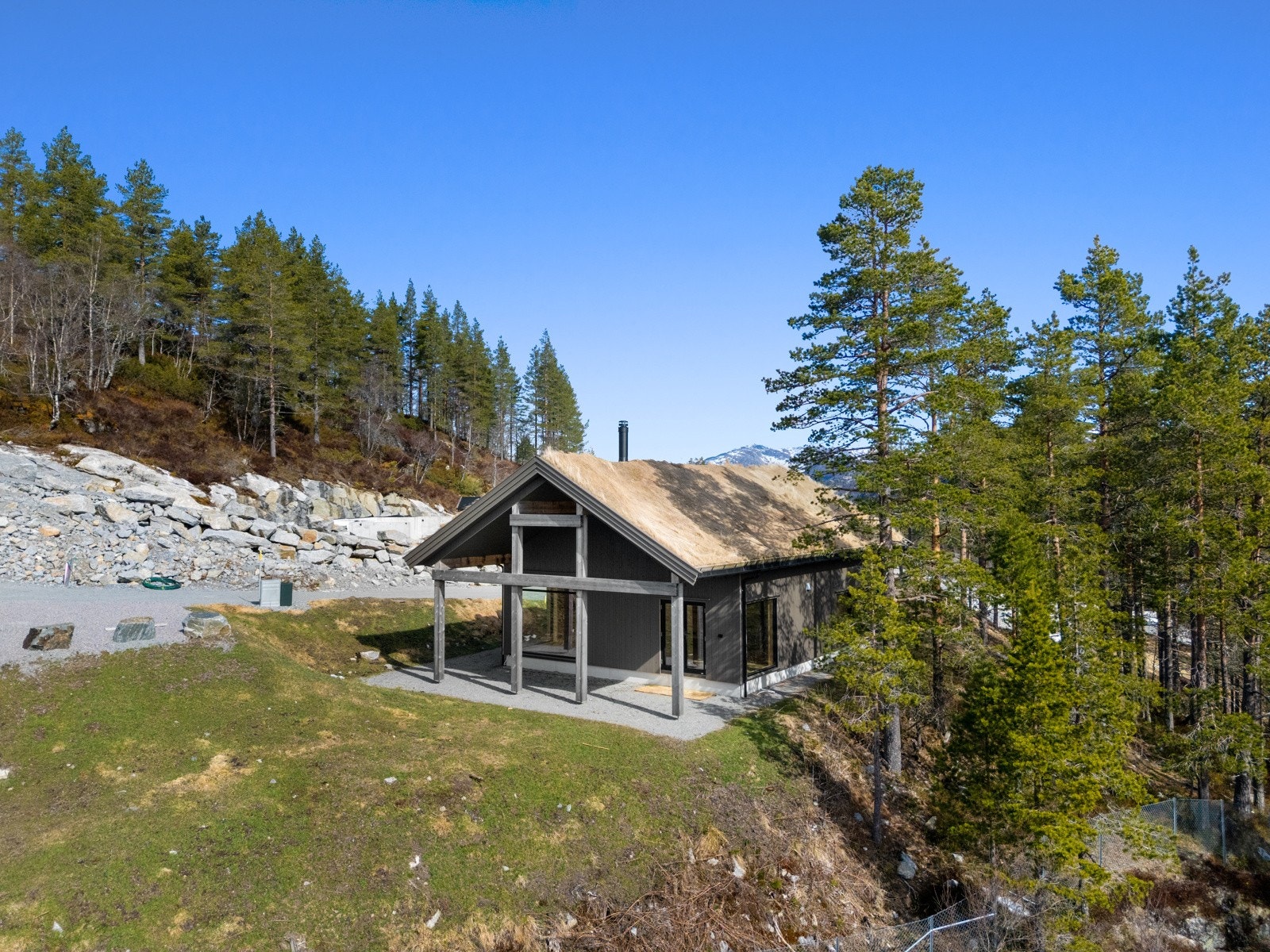 Fantastisk utsikt i fremste rekke. Innflytningsklar hytte med høy standard. Galleribilde