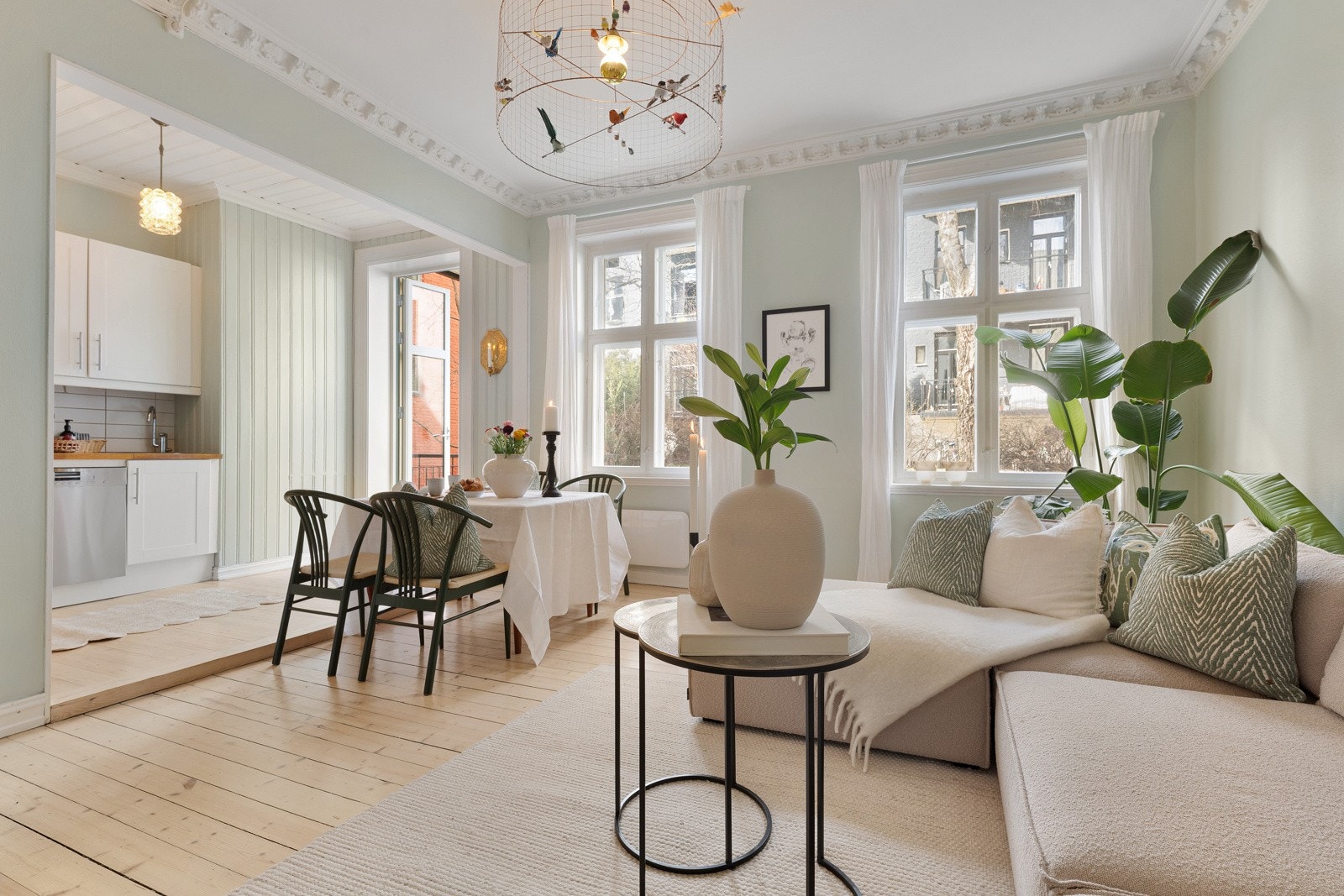 Attraktiv 2-roms aksjeleilighet beliggende i indre bakgård i 2. etasje. Galleribilde