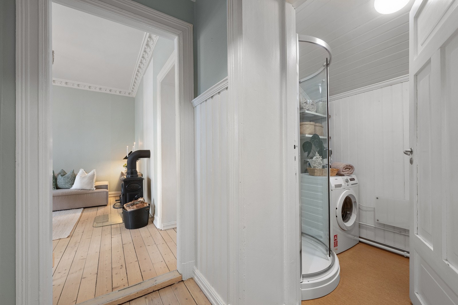 Entré og baderom. Galleribilde