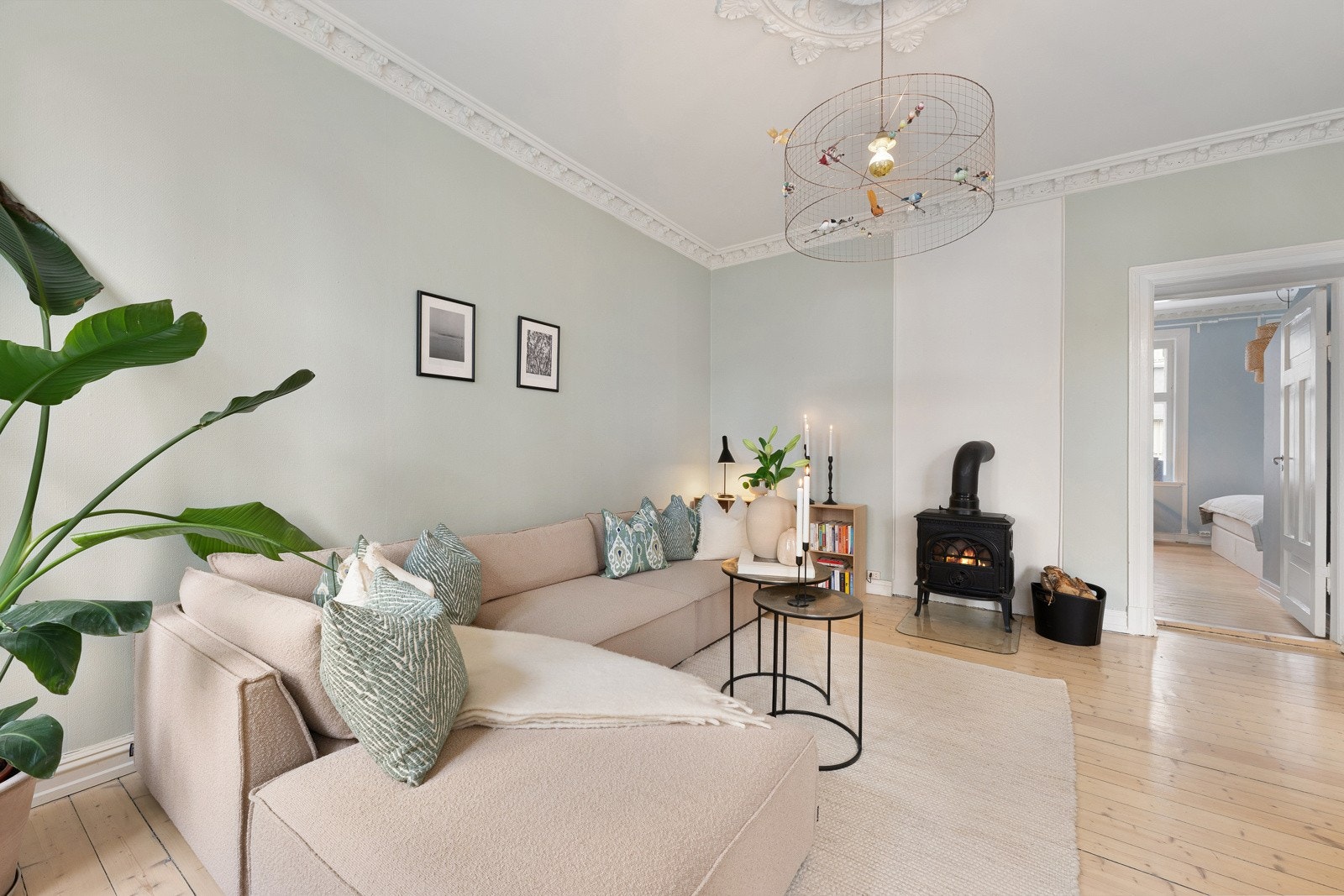 Stue med peisovn. Galleribilde